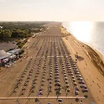 Discover The Heart Of Bibione-beahost דירה ביביונה